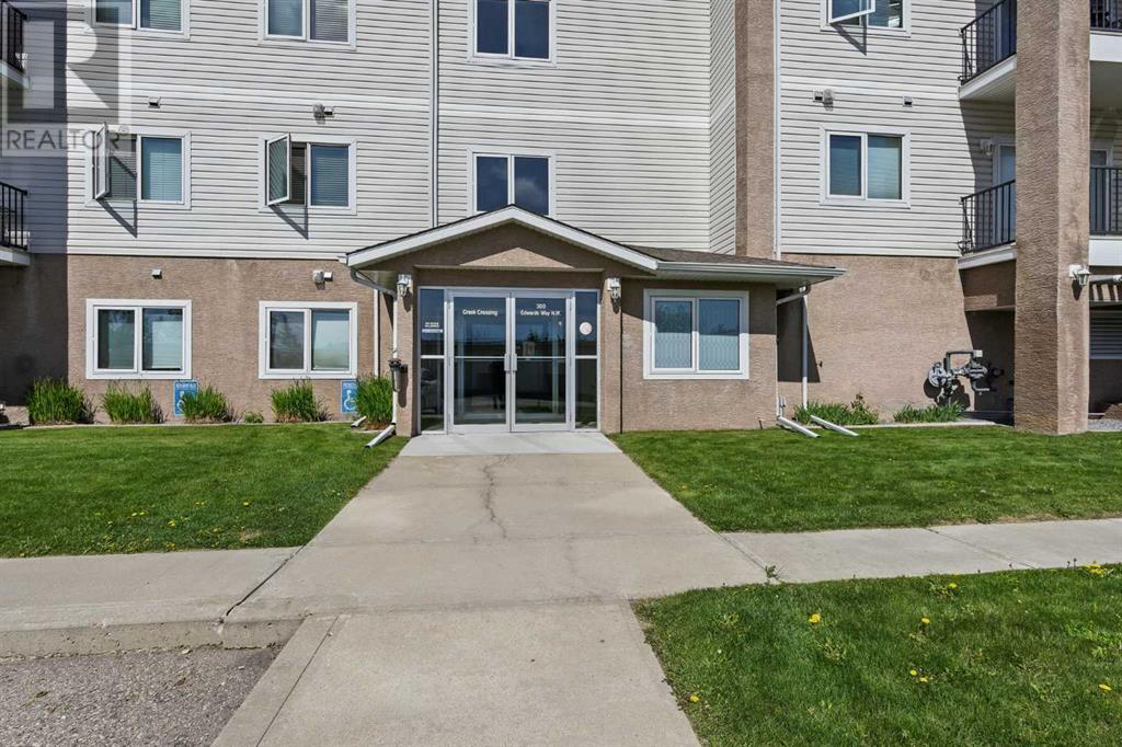 Property at 201, 300 Edwards Way NW image 3