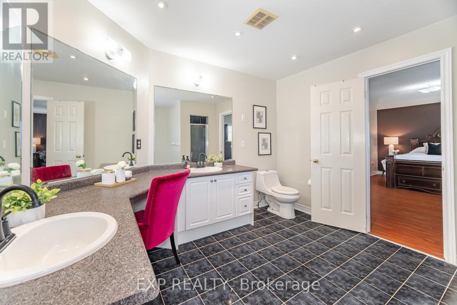6611 Spinnaker Circle, Mississauga, Ontario  L5W 1R2 - Photo 22 - W12197406