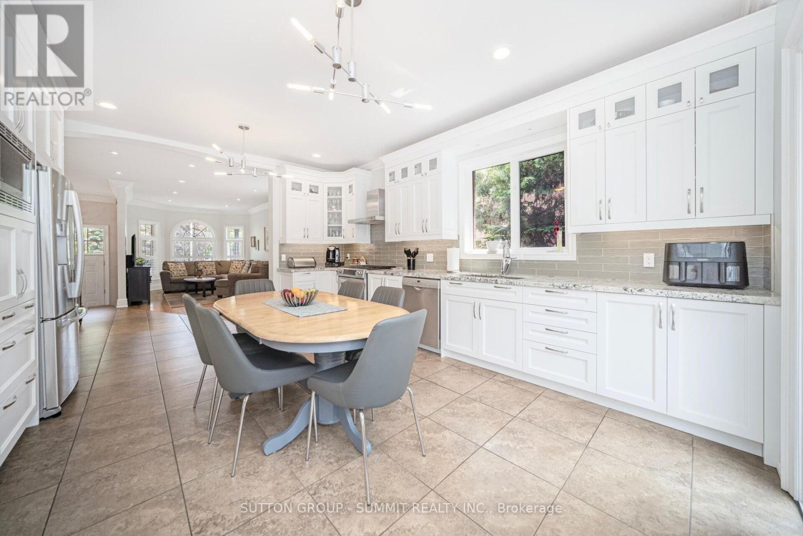 5981 Rayshaw Crescent, Mississauga (Streetsville), Ontario  L5M 2P1 - Photo 15 - W12200625