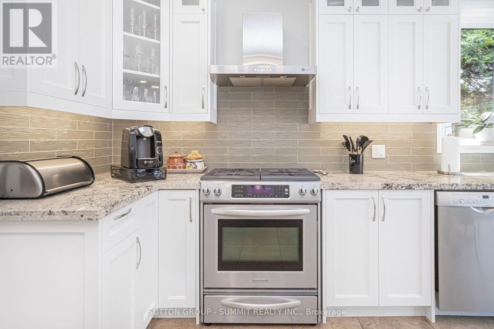 5981 Rayshaw Crescent, Mississauga (Streetsville), Ontario  L5M 2P1 - Photo 17 - W12200625