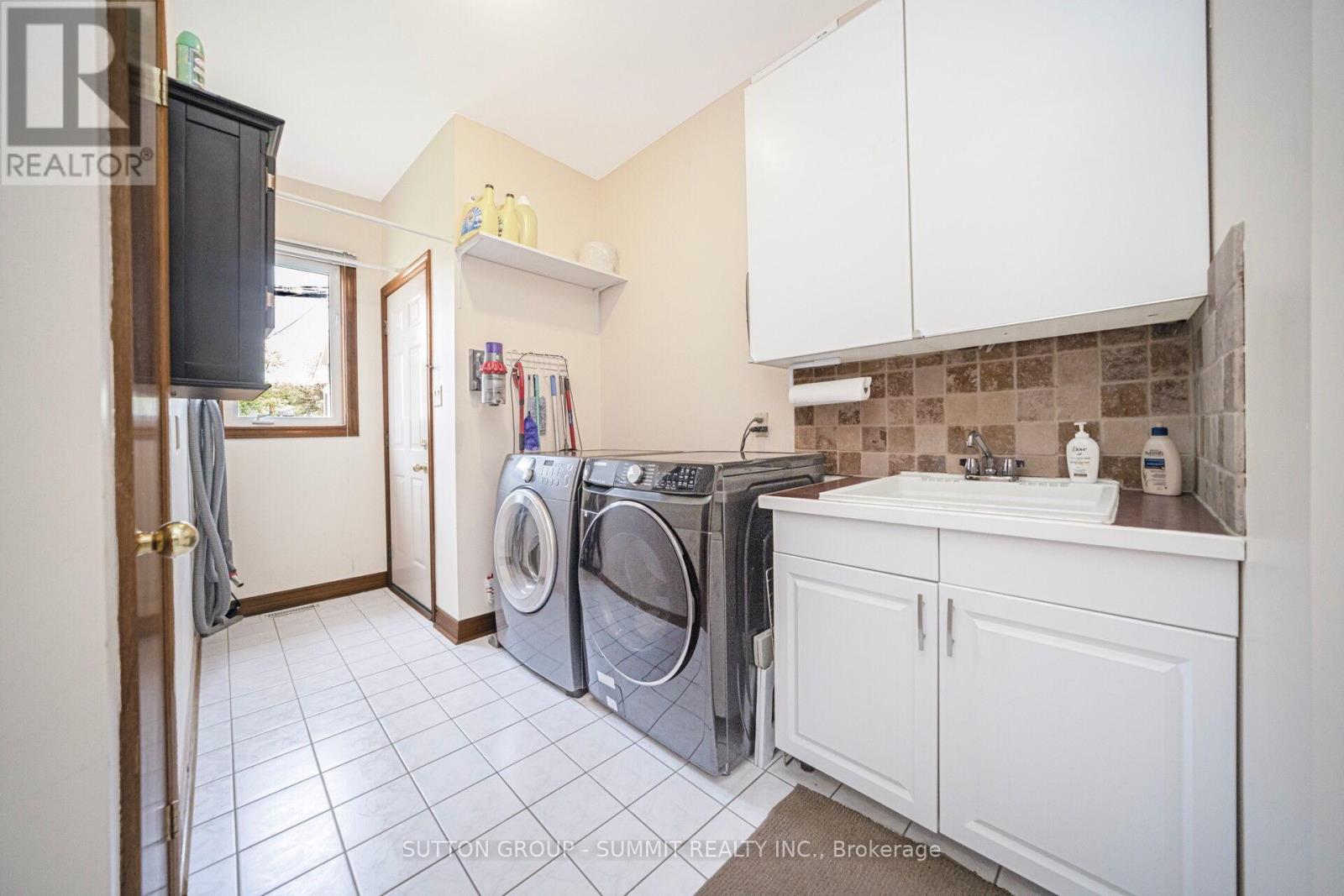 5981 Rayshaw Crescent, Mississauga (Streetsville), Ontario  L5M 2P1 - Photo 18 - W12200625