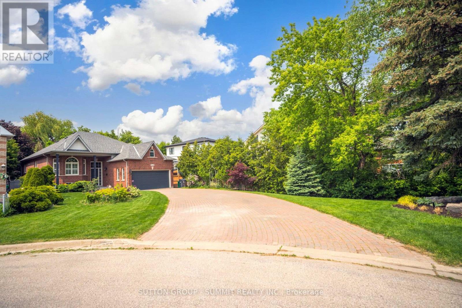 5981 Rayshaw Crescent, Mississauga (Streetsville), Ontario  L5M 2P1 - Photo 6 - W12200625