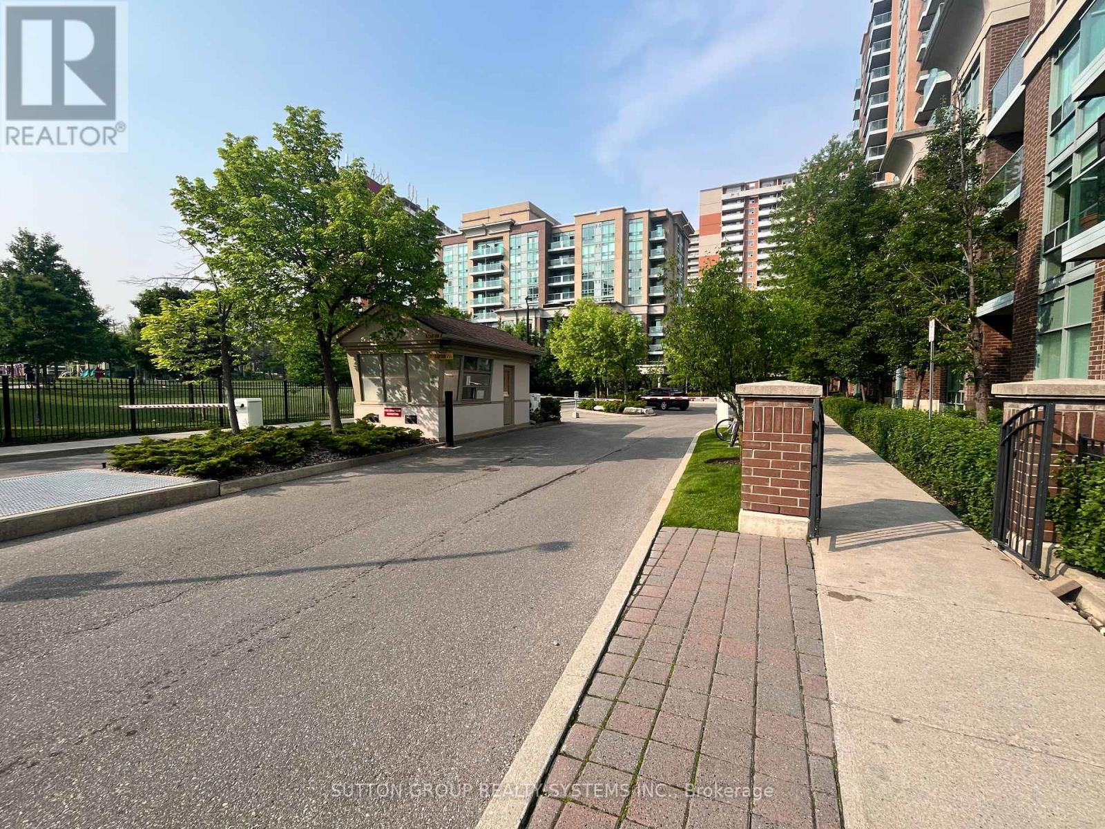 805 - 11 Michael Power Place, Toronto, Ontario  M9A 5G3 - Photo 30 - W12200640