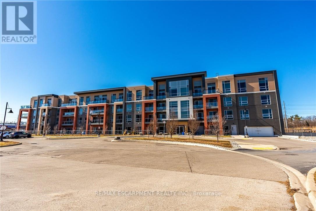 Property at 102 - 4040 UPPER MIDDLE ROAD image 3