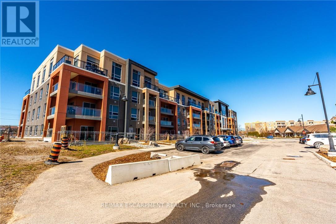 102 - 4040 Upper Middle Road, Burlington (Tansley), Ontario  L7M 0H2 - Photo 4 - W12200651