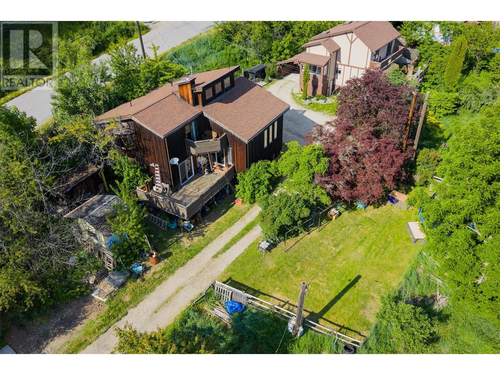 3216 SOUTH SLOCAN VILLAGE Road, South Slocan, British Columbia