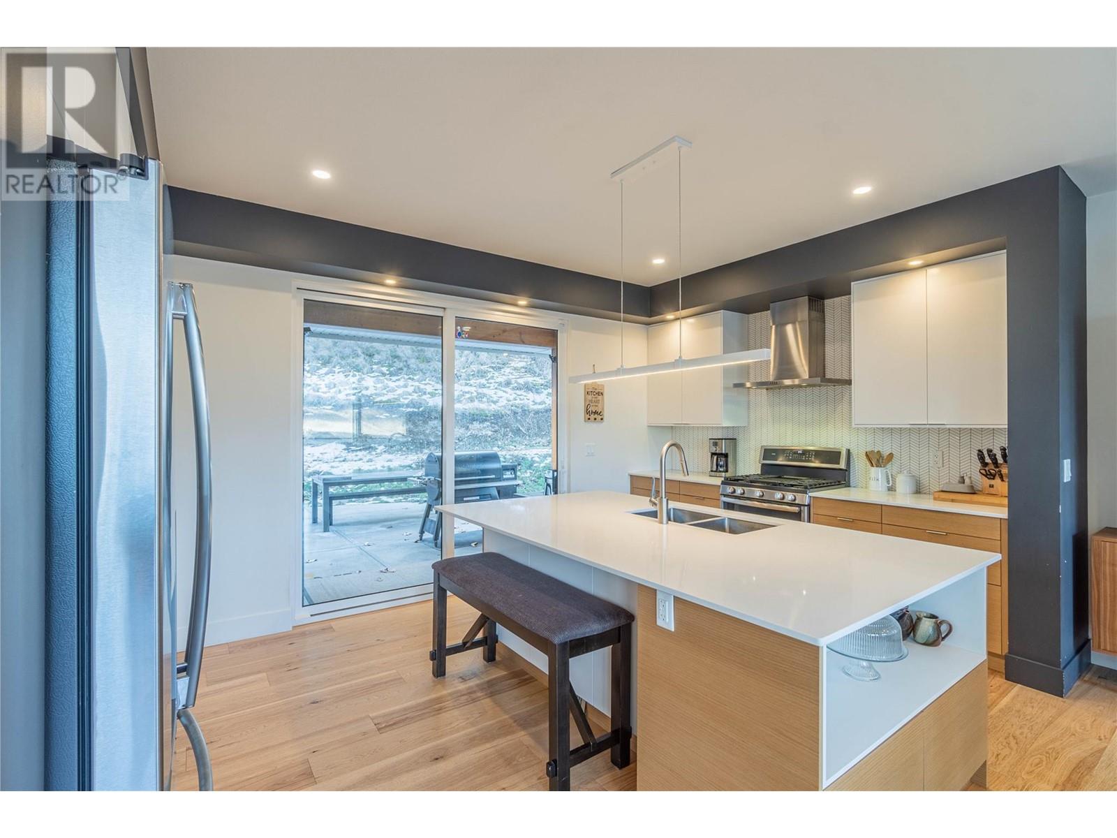 3100 Kicking Horse Drive Unit# 11, Kamloops, British Columbia  V2E 0B8 - Photo 15 - 10350733