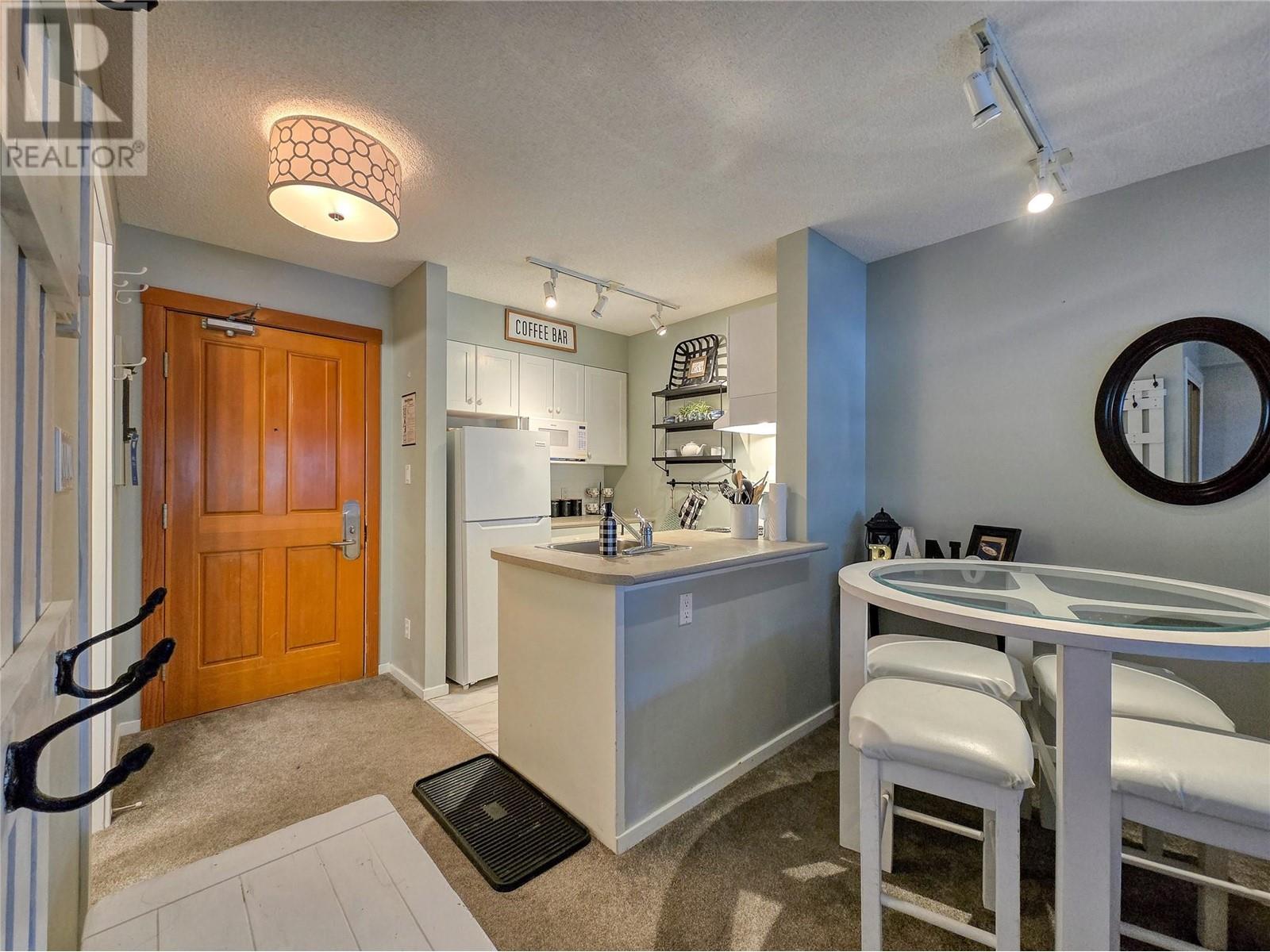 2060 Summit Drive Unit# 406, Panorama, British Columbia  V0A 1T0 - Photo 22 - 10350644