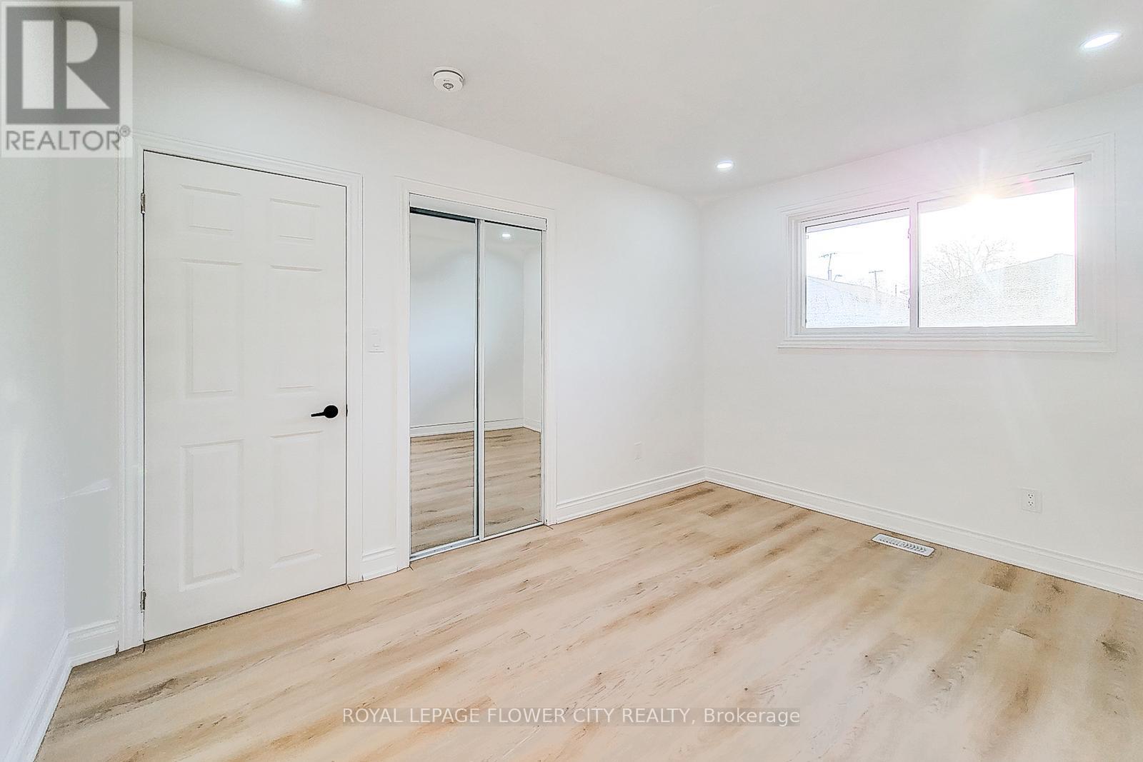 56 Moxley Drive, Hamilton, Ontario  L8T 3Y7 - Photo 11 - X12200611