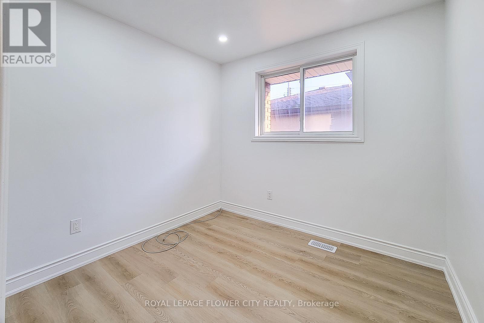 56 Moxley Drive, Hamilton, Ontario  L8T 3Y7 - Photo 17 - X12200611