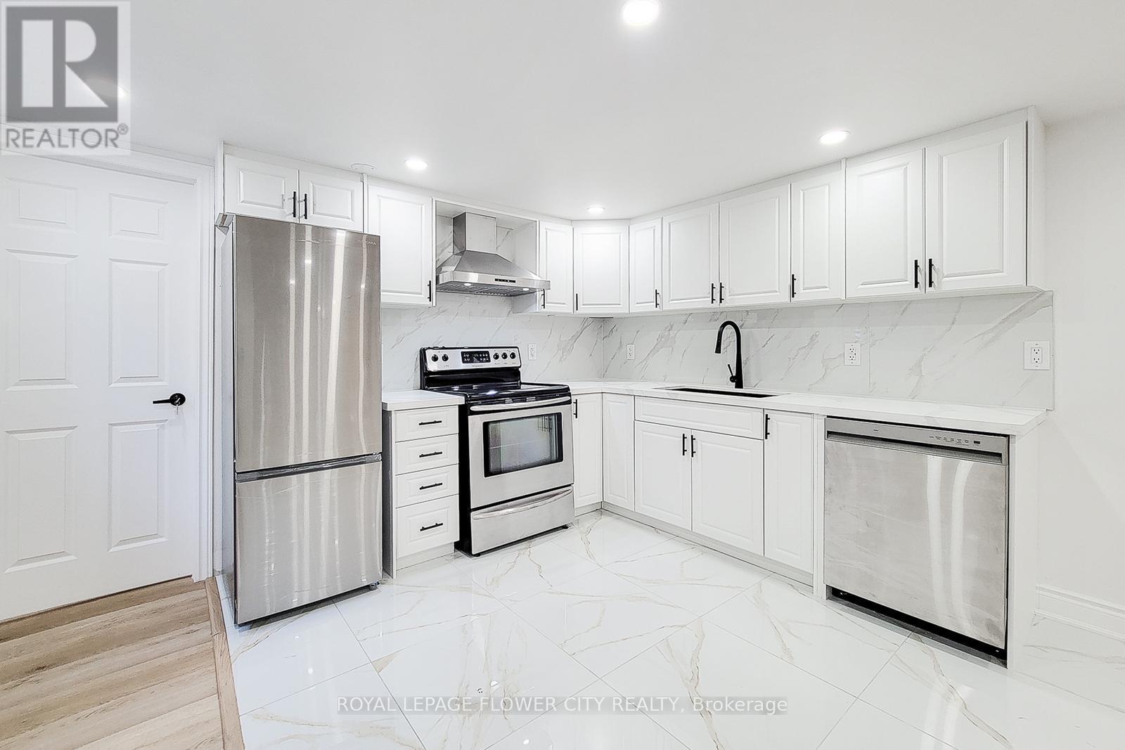 56 Moxley Drive, Hamilton, Ontario  L8T 3Y7 - Photo 26 - X12200611