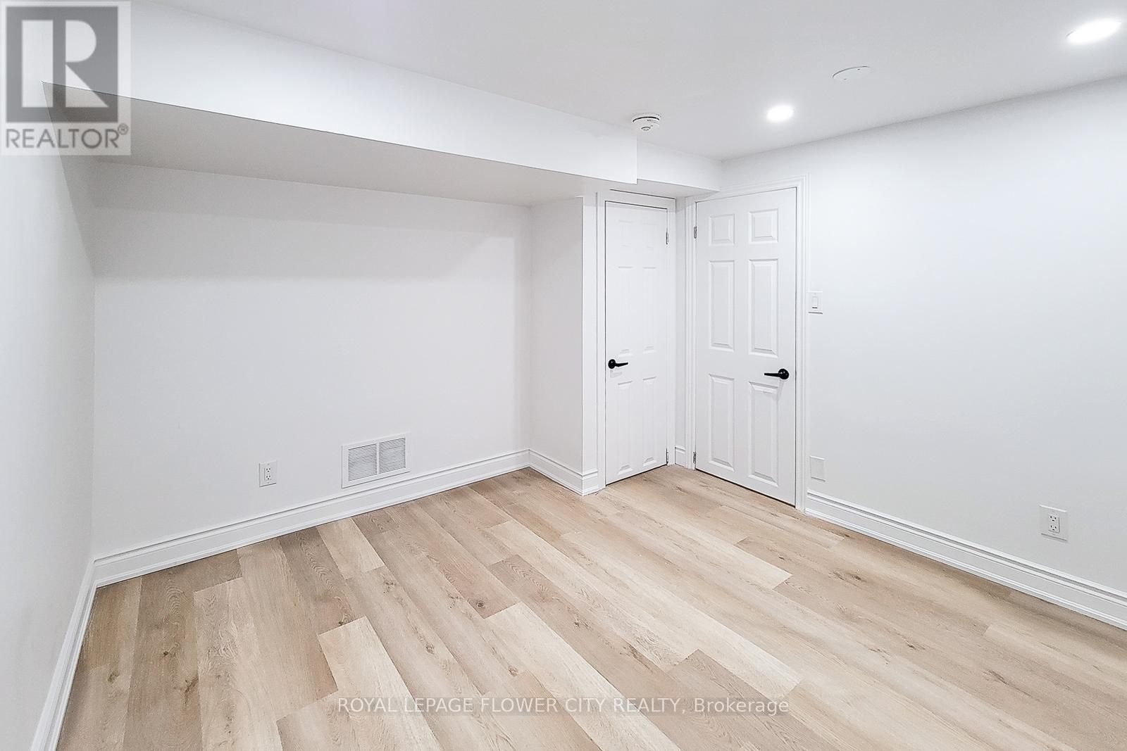 56 Moxley Drive, Hamilton, Ontario  L8T 3Y7 - Photo 32 - X12200611
