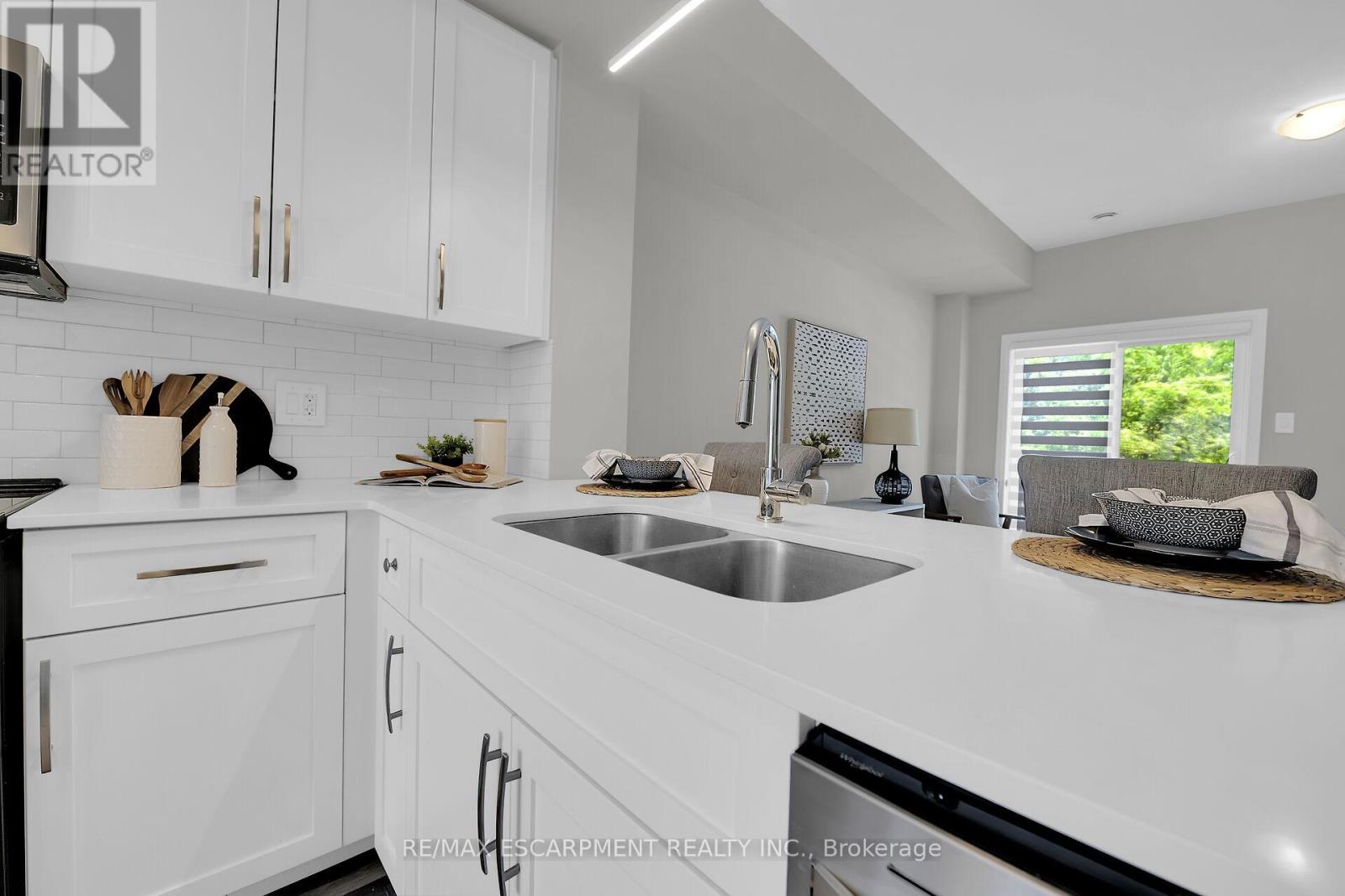 15 - 720 Grey Street, Brantford, Ontario  N3S 0K2 - Photo 6 - X12200635