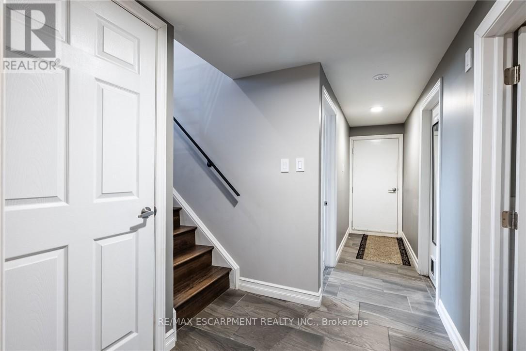 389 Hawkridge Avenue, Hamilton, Ontario  L9C 5Z6 - Photo 25 - X12200667