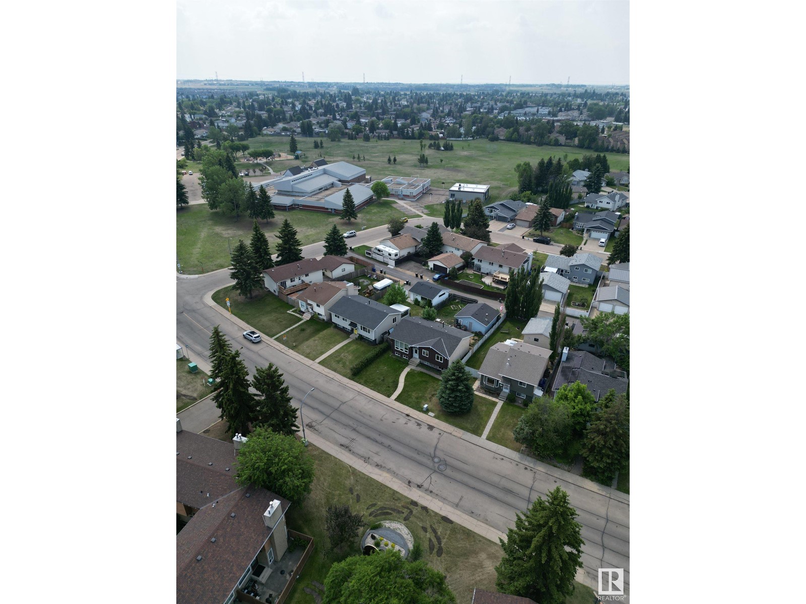 Property at #27 3812 20 AV NW image 4