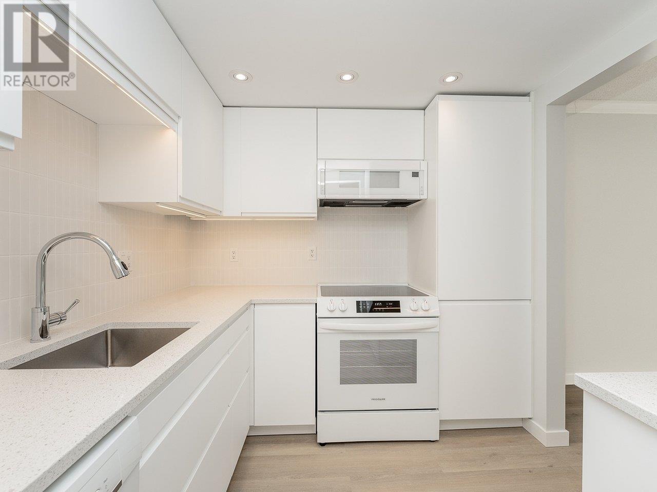 222 7340 MOFFATT ROAD, richmond, British Columbia V6Y1X8