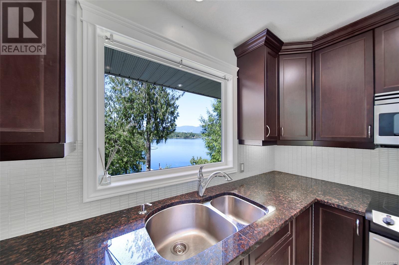 Property at 10124 Stirling Arm Cres image 3