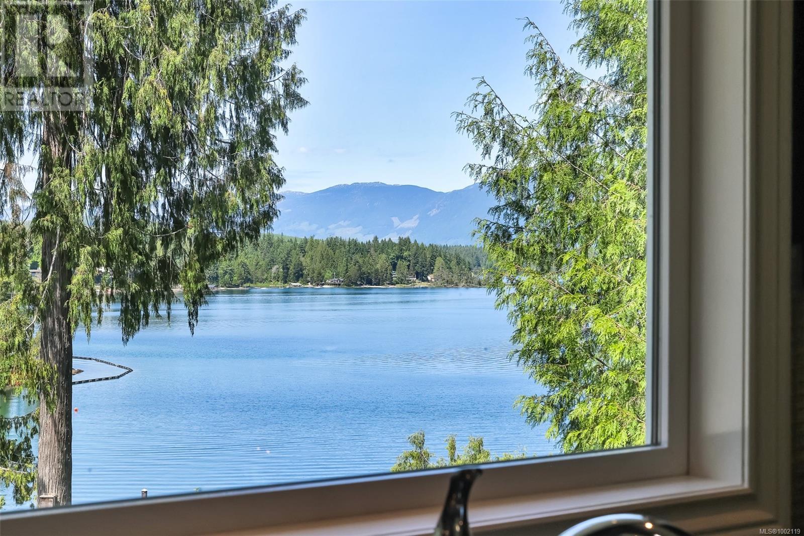 Property at 10124 Stirling Arm Cres image 4