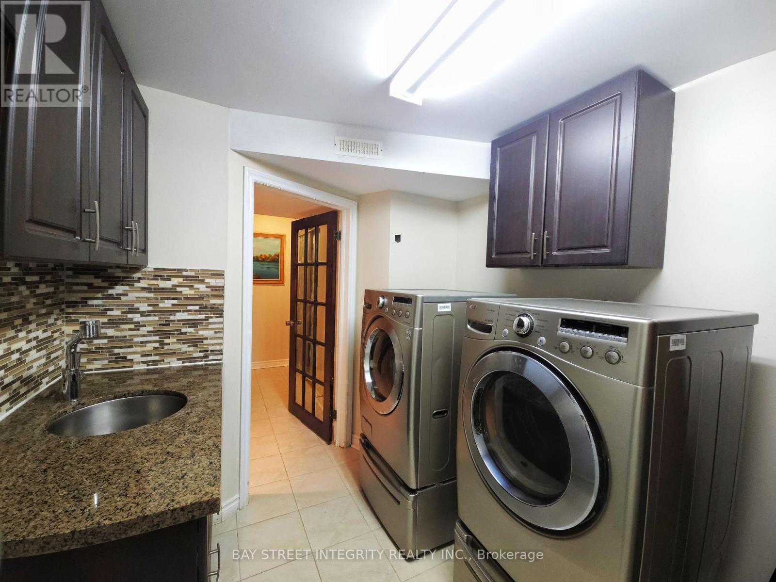 3956 Deepwood Heights, Mississauga, Ontario  L5M 6L9 - Photo 41 - W12183376