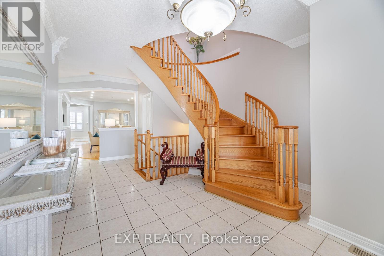 6611 Spinnaker Circle, Mississauga, Ontario  L5W 1R2 - Photo 5 - W12197406