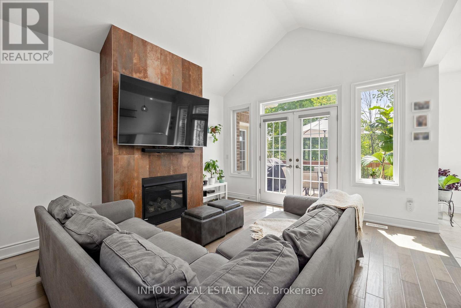 105 Johnson Drive, Shelburne, Ontario  L9V 3V9 - Photo 10 - X12196569