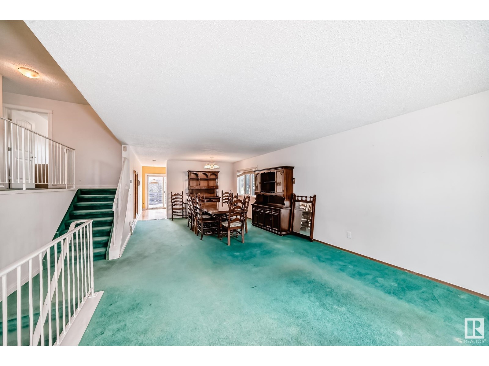 Property at 11147 157 AV NW image 3