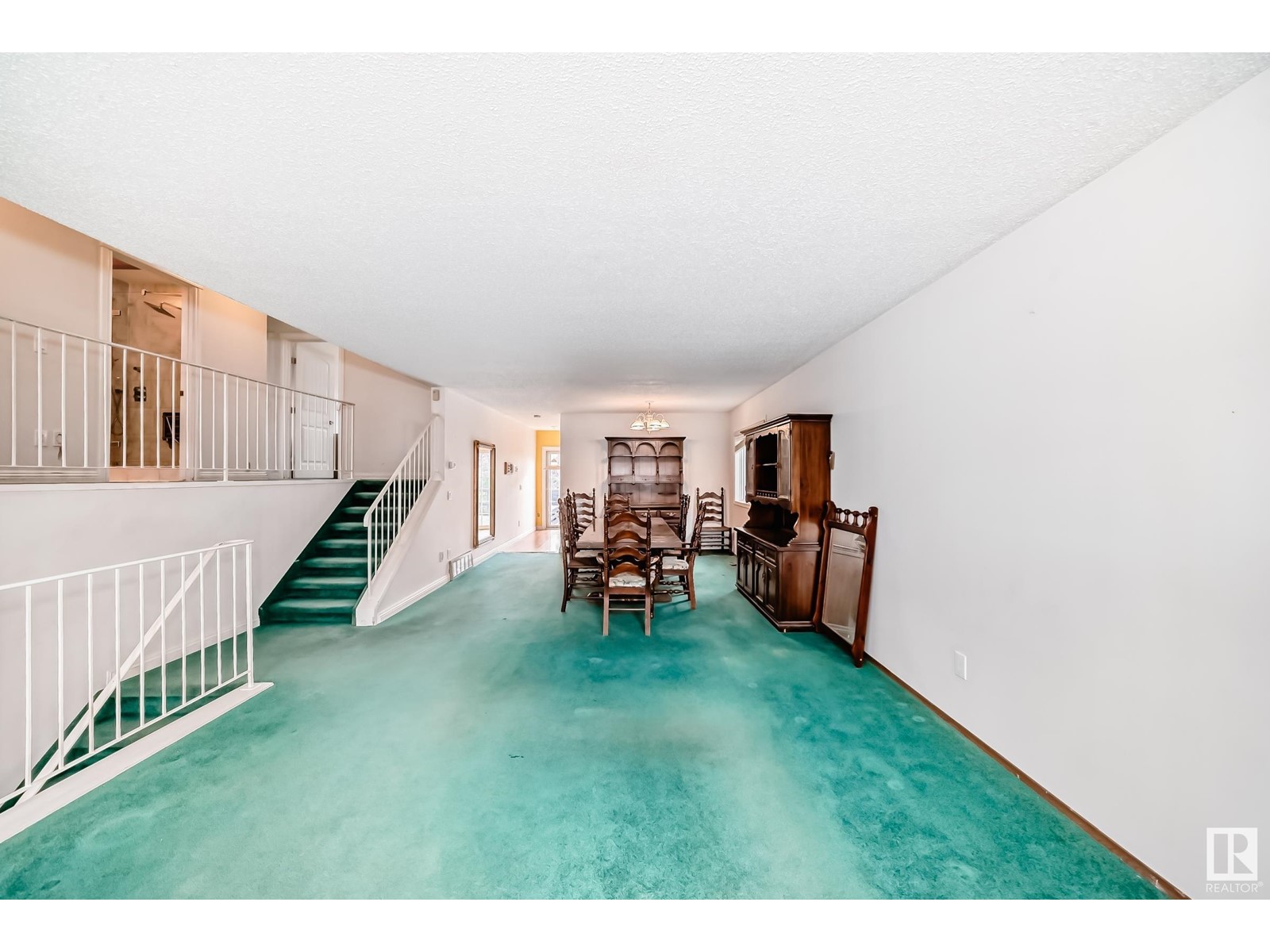 Property at 11147 157 AV NW image 4