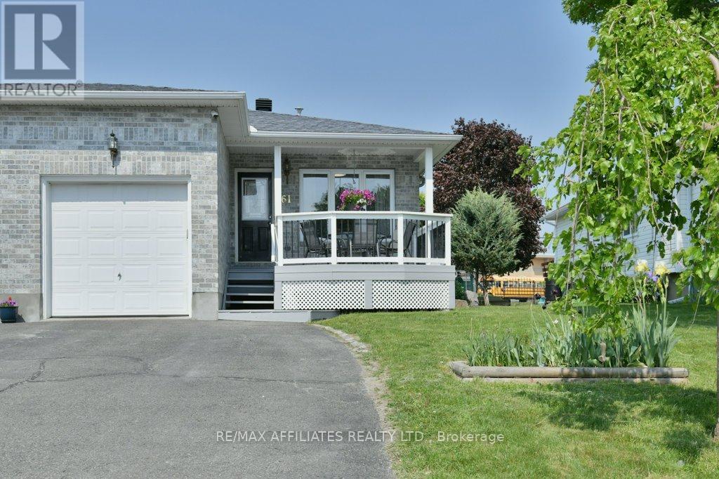 <h3>$565,000</h3><p>61 Gale Street, Mississippi Mills, Ontario</p>