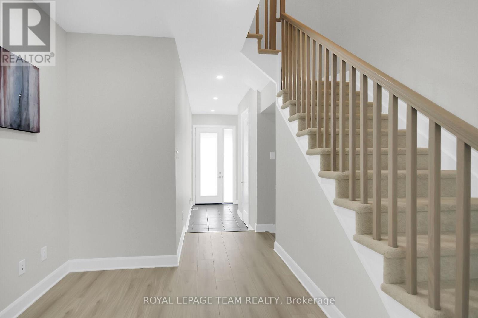 117 Succession Court, Ottawa, Ontario  K2S 2Z8 - Photo 3 - X12200713
