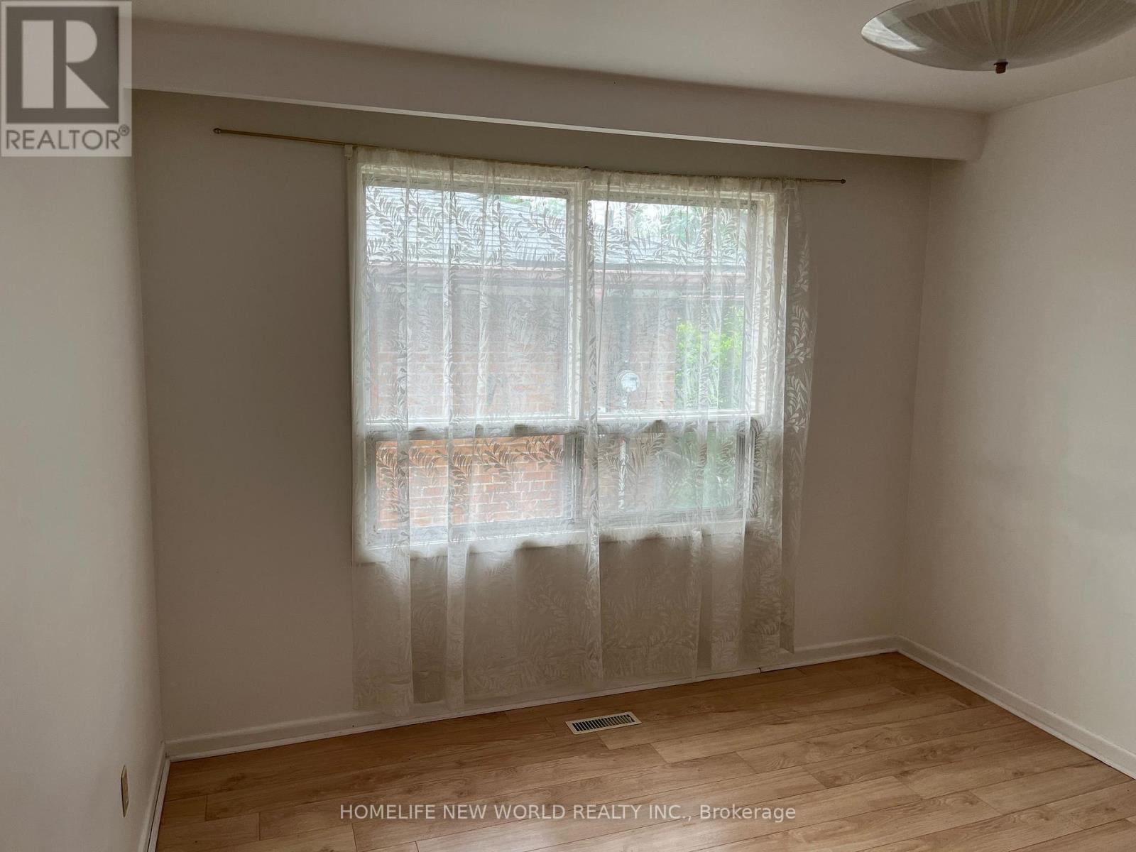 Main - 47 Warlock Crescent, Toronto, Ontario  M2K 2H8 - Photo 8 - C12200680