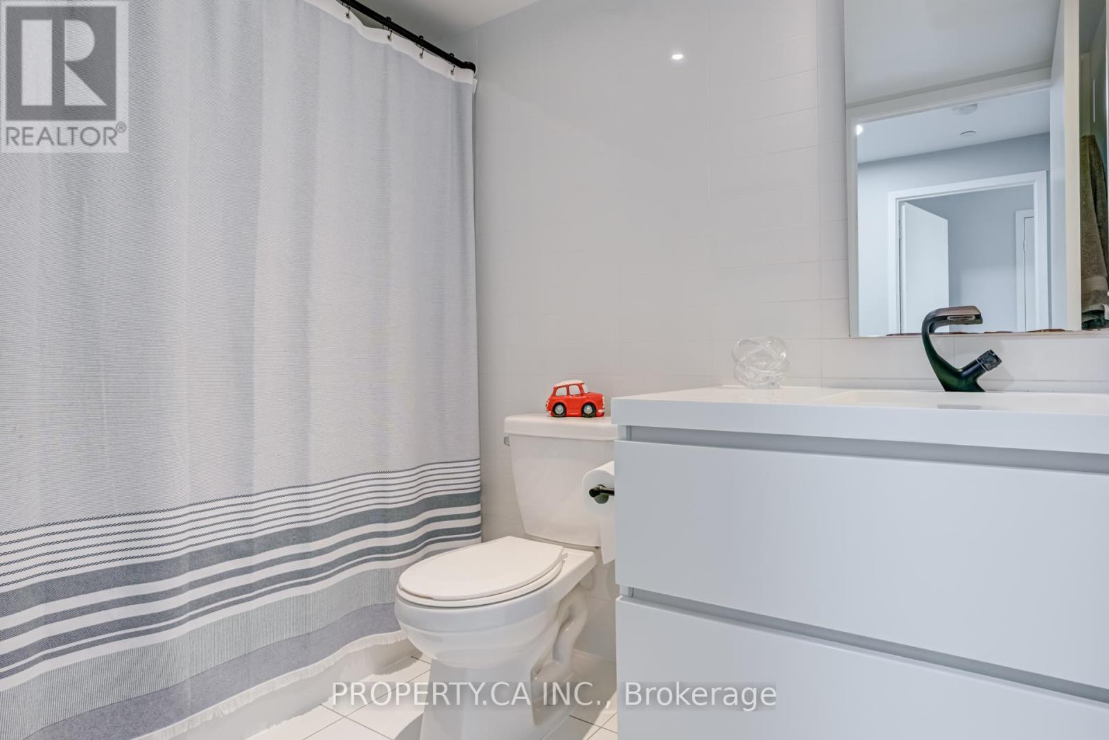 Th3 - 85 Queens Wharf Road, Toronto, Ontario  M5V 0J9 - Photo 32 - C12200701