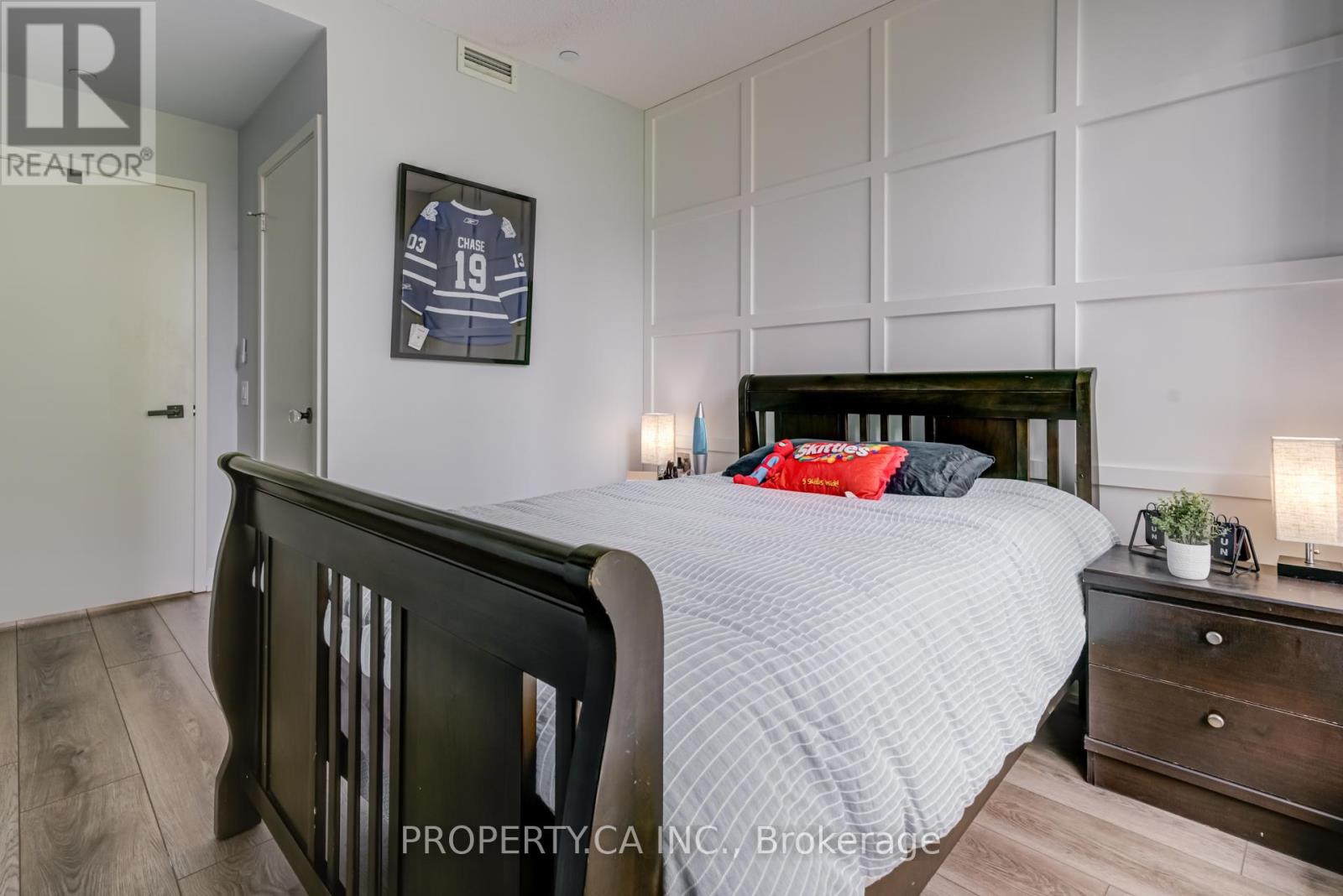 Th3 - 85 Queens Wharf Road, Toronto, Ontario  M5V 0J9 - Photo 6 - C12200701