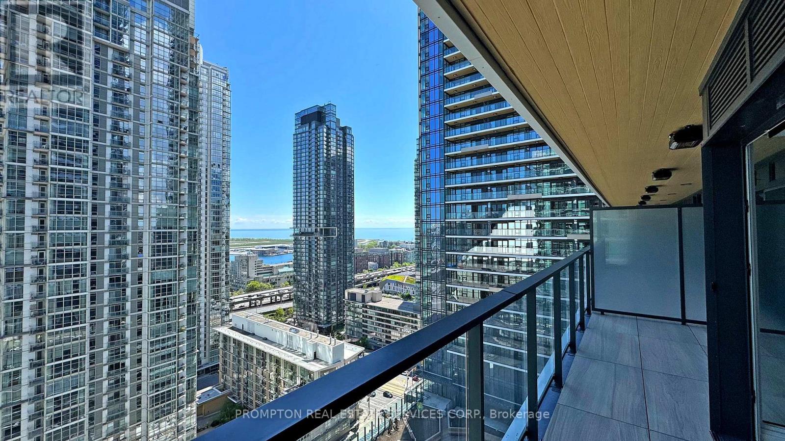 2706 - 1 Concord Cityplace Way, Toronto, Ontario  M5V 0X3 - Photo 11 - C12200712
