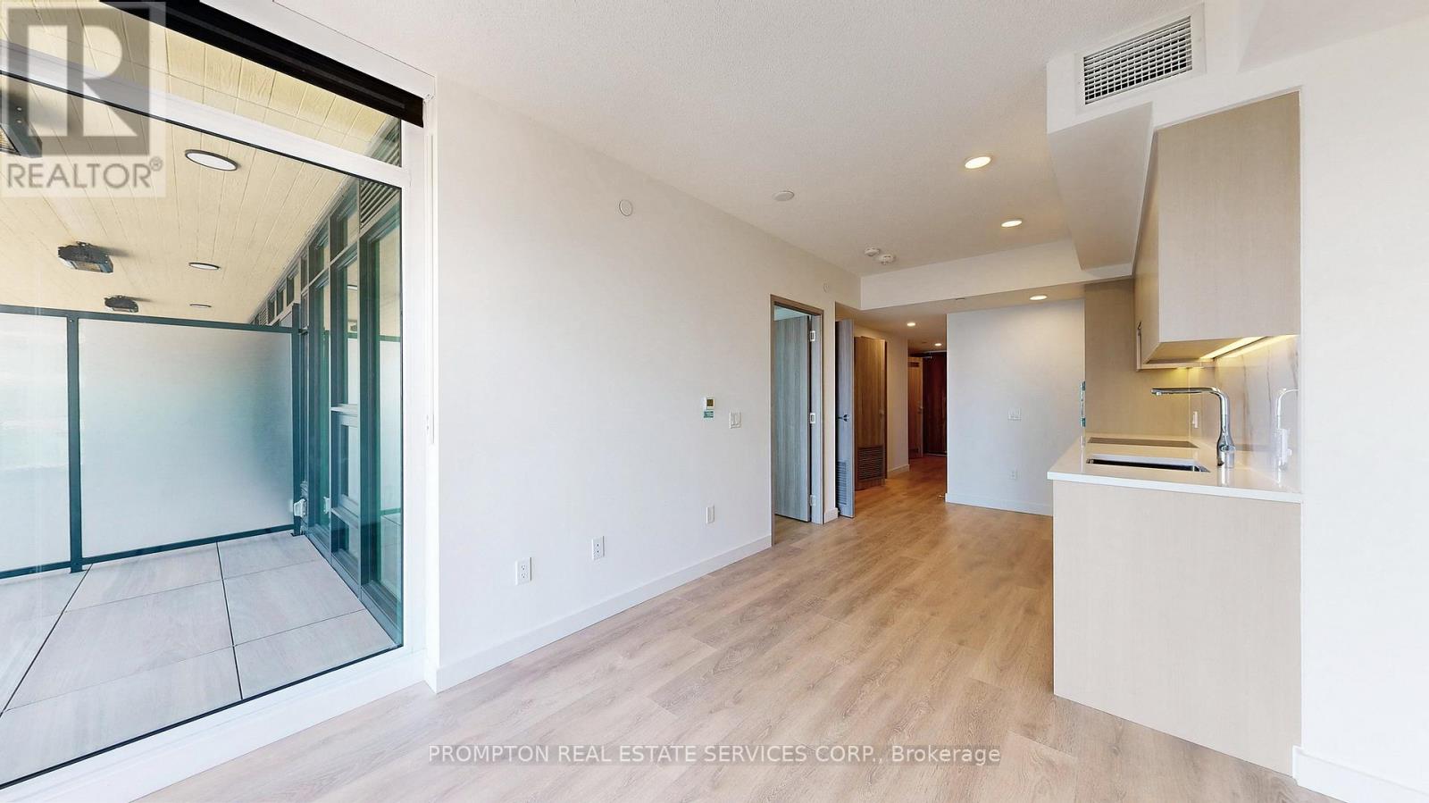 2706 - 1 Concord Cityplace Way, Toronto, Ontario  M5V 0X3 - Photo 6 - C12200712