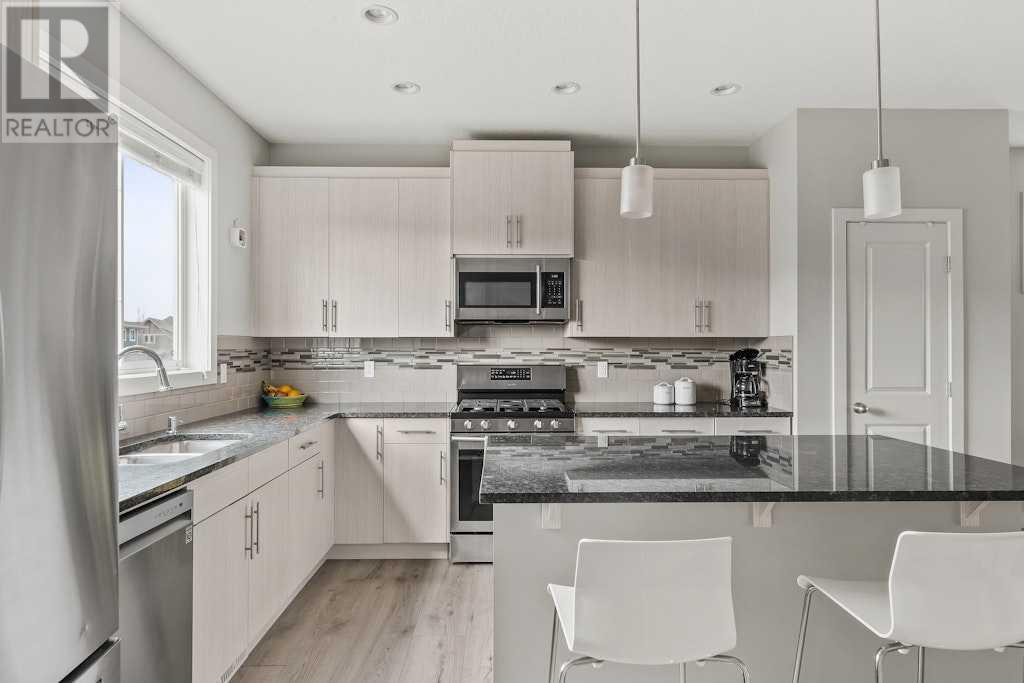 Property at 151 Marquis Heights SE image 4