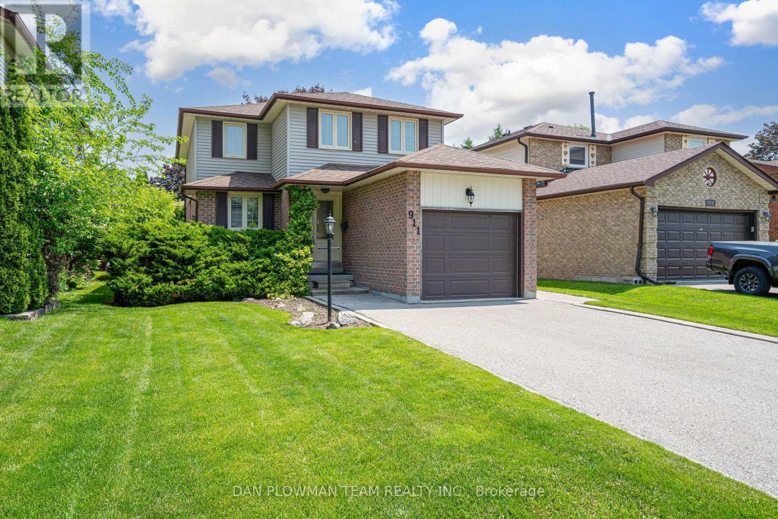 911 William Booth Crescent, Oshawa, Ontario  L1G 7N3 - Photo 2 - E12200692