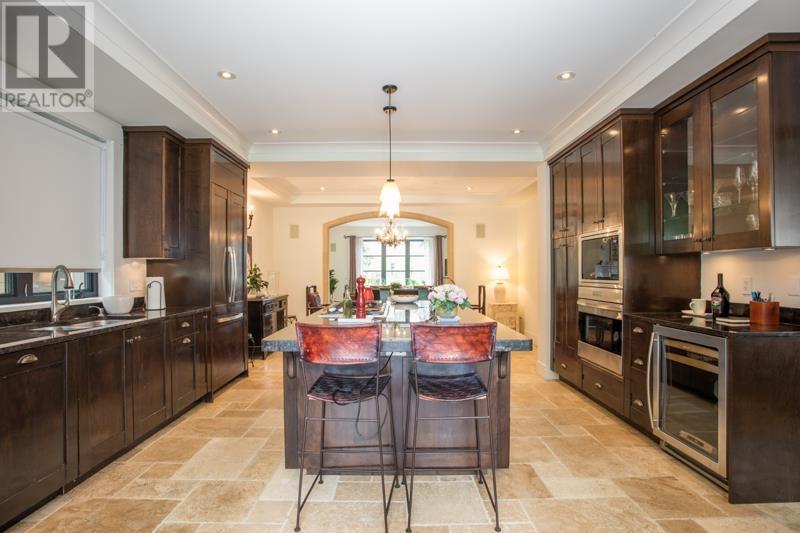 1134 Montroyal Boulevard, North Vancouver, British Columbia  V7R 2H7 - Photo 12 - R3011130