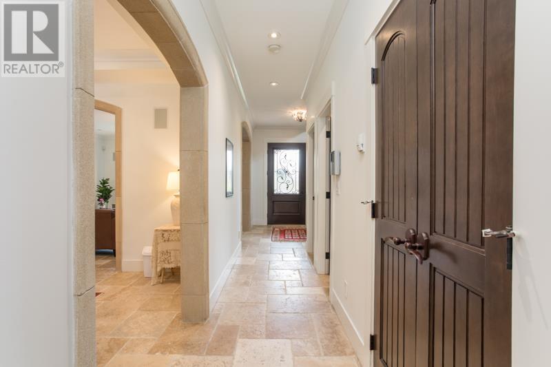 1134 Montroyal Boulevard, North Vancouver, British Columbia  V7R 2H7 - Photo 14 - R3011130