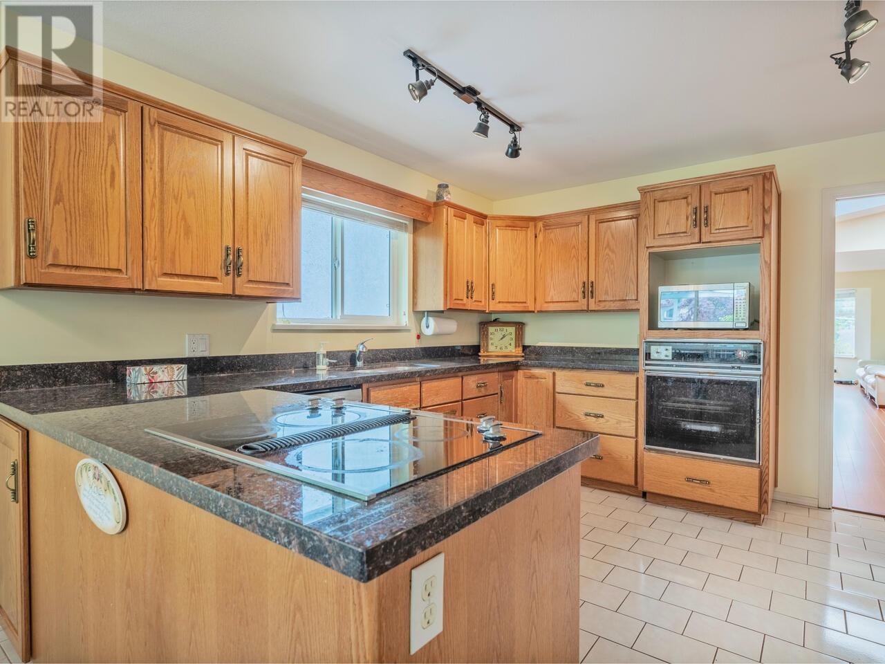 7932 Rosewood Street, Burnaby, British Columbia  V5E 2H3 - Photo 7 - R3011951