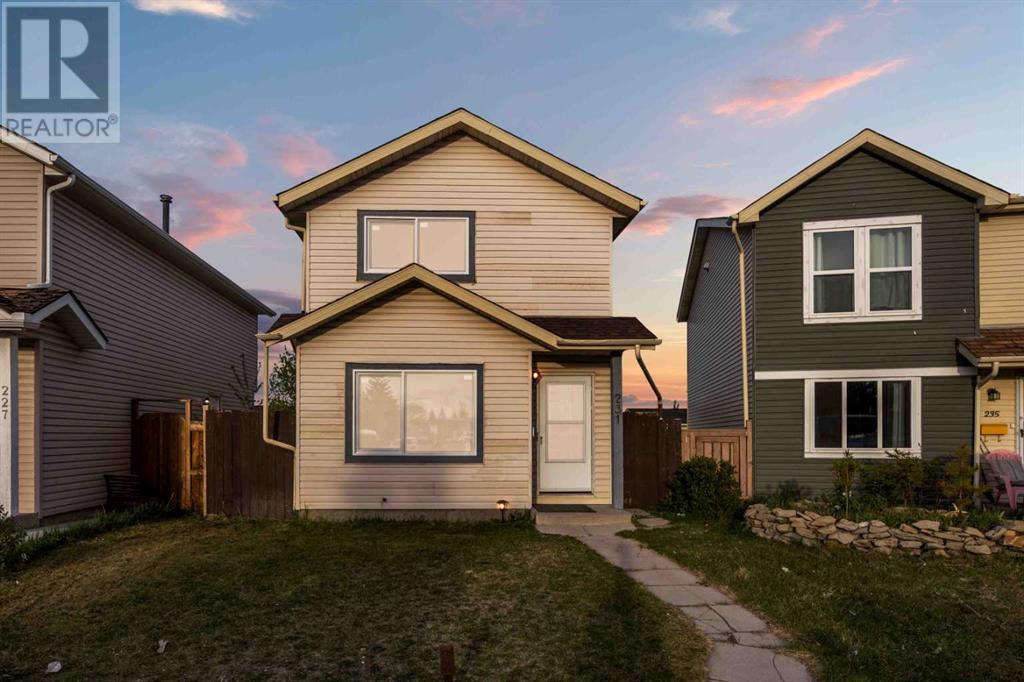 231 Falshire Way Ne, Calgary, Alberta  T3J 2B3 - Photo 4 - A2228366