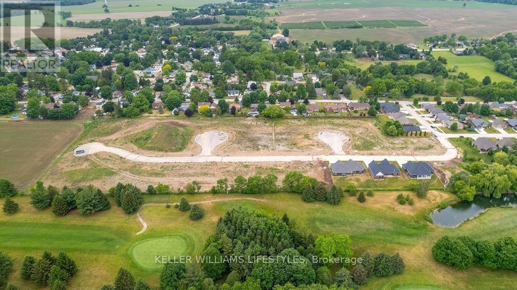 28 Alexander Gate, Lambton Shores, Ontario  N0M 1B0 - Photo 3 - X12200761