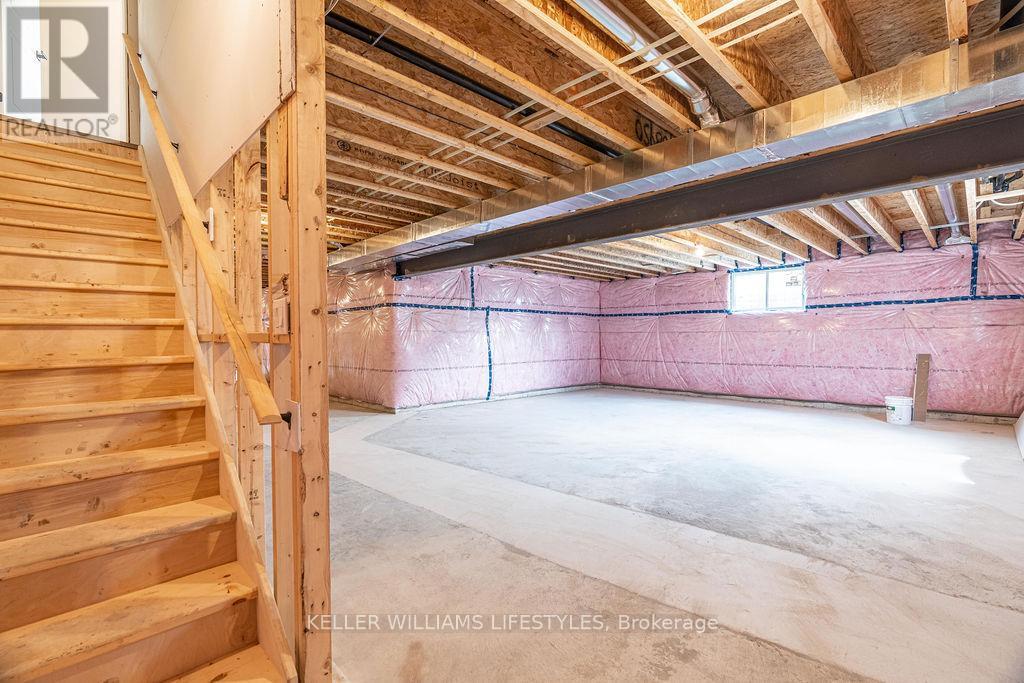 54 East Glen Drive, Lambton Shores, Ontario  N0M 1B0 - Photo 35 - X12200763