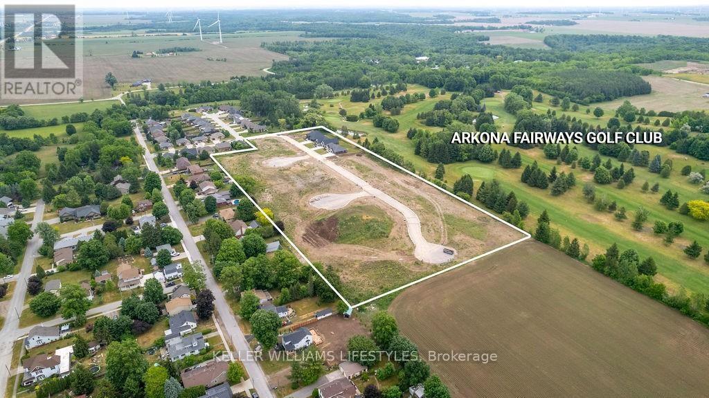 54 East Glen Drive, Lambton Shores, Ontario  N0M 1B0 - Photo 38 - X12200763