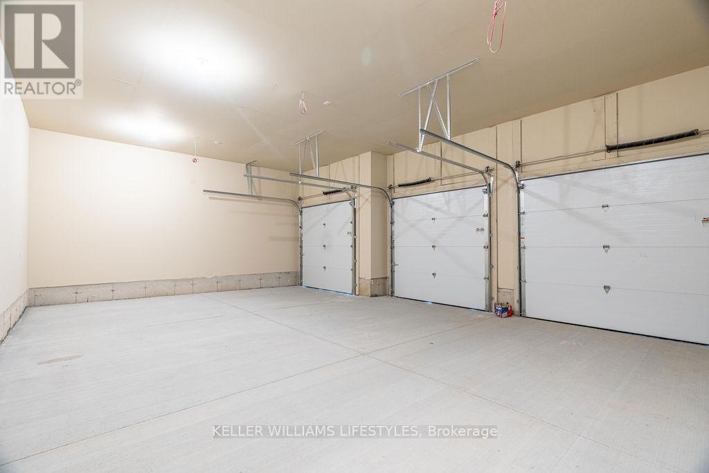 52 East Glen Drive, Lambton Shores, Ontario  N0M 1B0 - Photo 38 - X12200764