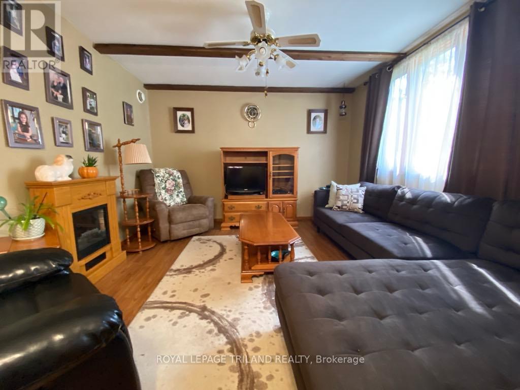 B23 - 9910 Northville Crescent, Lambton Shores, Ontario  N0M 2N0 - Photo 10 - X12200793