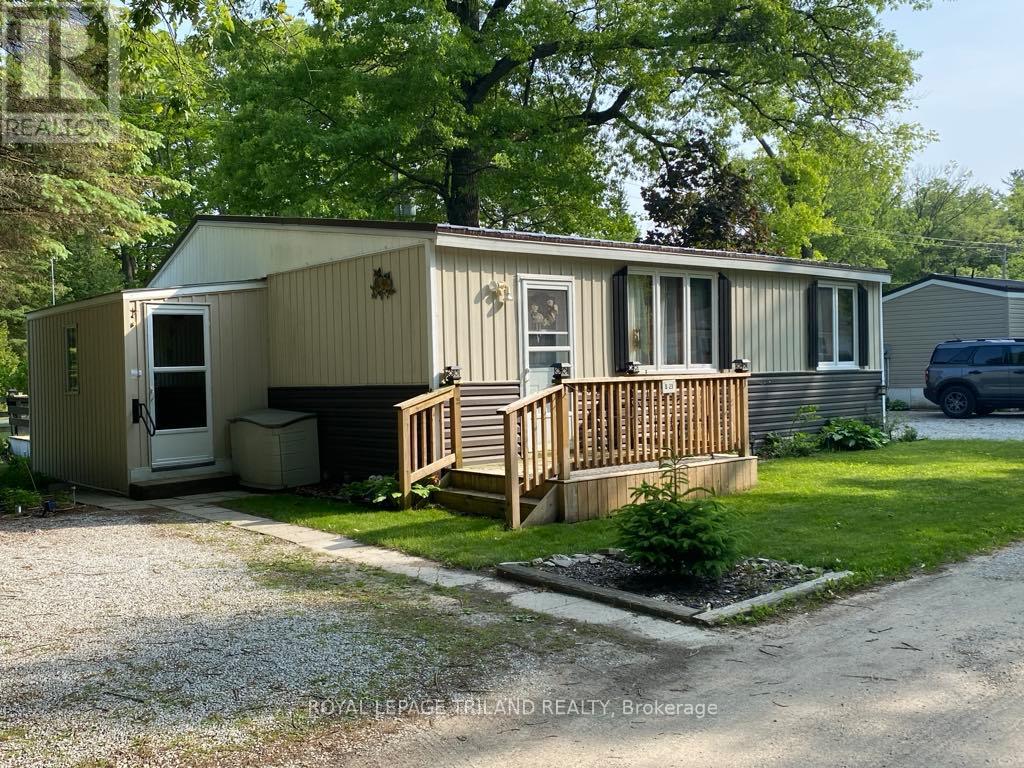 B23 - 9910 Northville Crescent, Lambton Shores, Ontario  N0M 2N0 - Photo 2 - X12200793