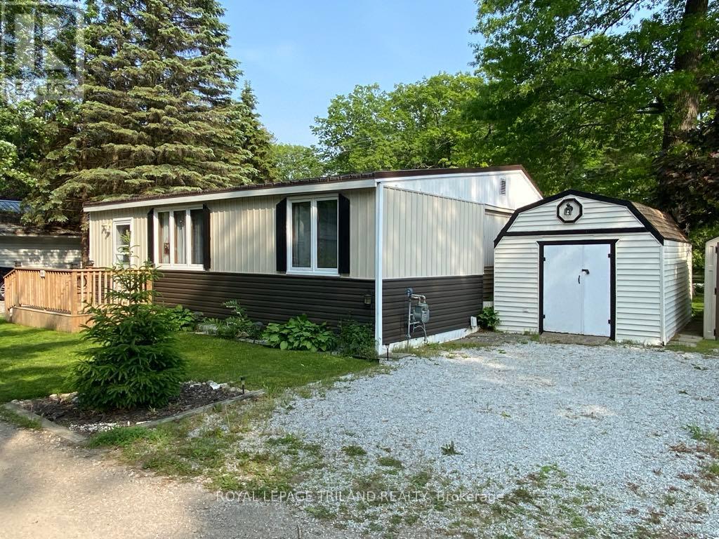 B23 - 9910 Northville Crescent, Lambton Shores, Ontario  N0M 2N0 - Photo 3 - X12200793