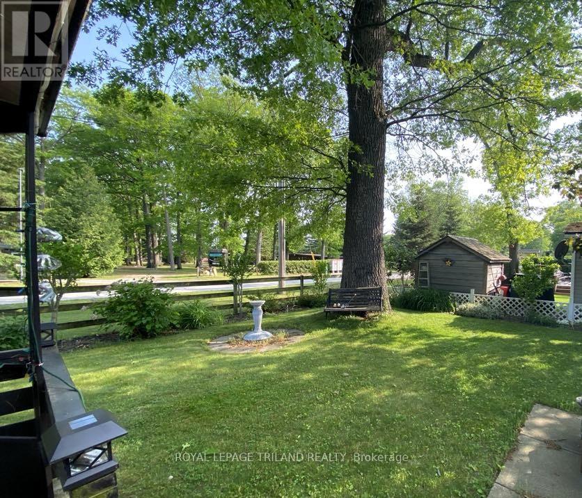 B23 - 9910 Northville Crescent, Lambton Shores, Ontario  N0M 2N0 - Photo 30 - X12200793