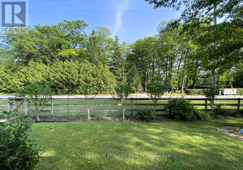 B23 - 9910 Northville Crescent, Lambton Shores, Ontario  N0M 2N0 - Photo 31 - X12200793