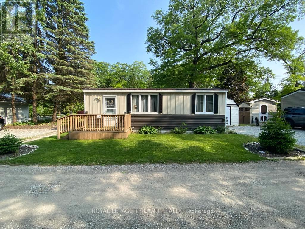 B23 - 9910 Northville Crescent, Lambton Shores, Ontario  N0M 2N0 - Photo 35 - X12200793